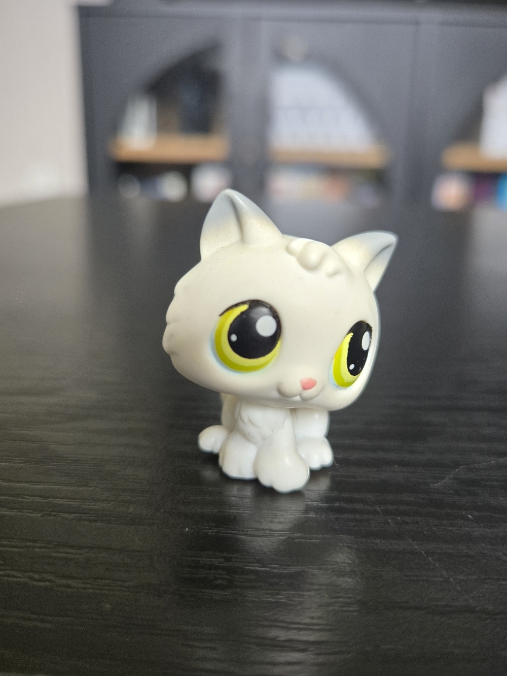 LPS Littlest Pet Shop  #100 Baby White and Grey Kitten
